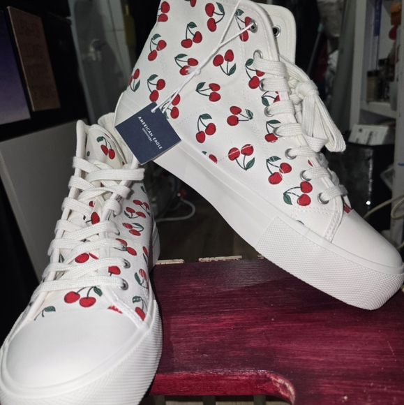 American Eagle Canvas Cherry Hightops size 10 - Picture 2 of 7